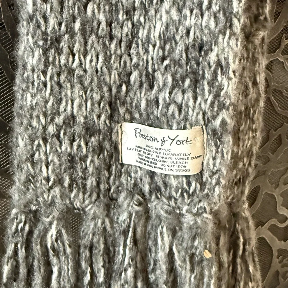 Preston & York Men’s Gray Marled Knit Fringe Scarf